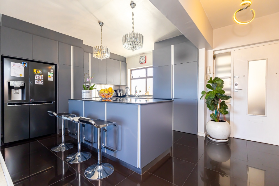 To Let 3 Bedroom Property for Rent in Sea Point Western Cape